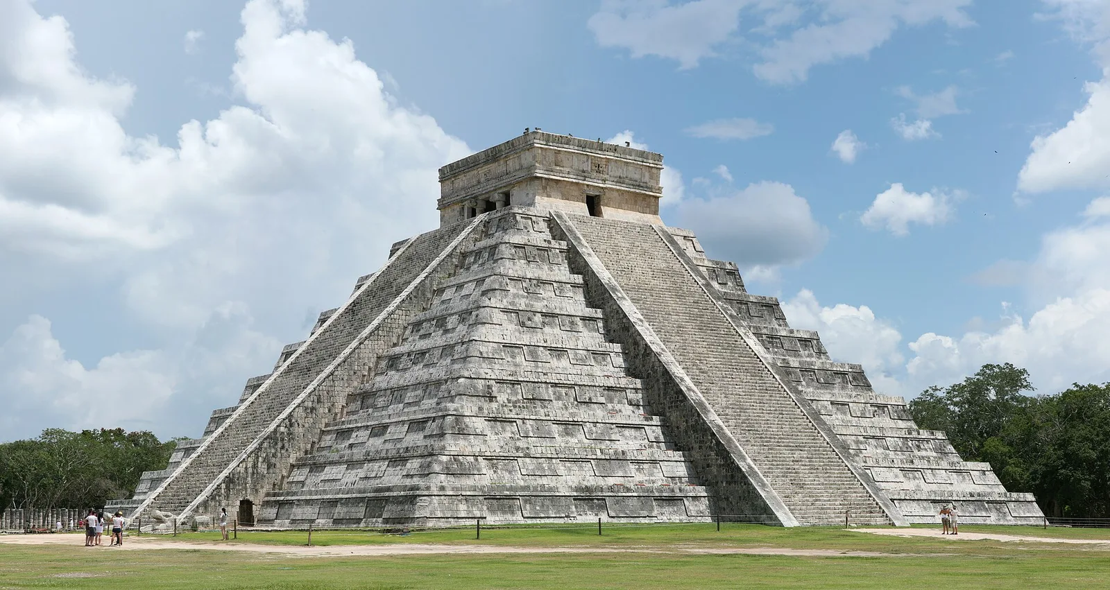 Chichén Itzá and nearby cenotes, Mexico