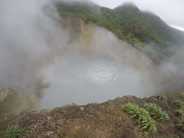 Titou Gorge and Boiling Lake trailhead