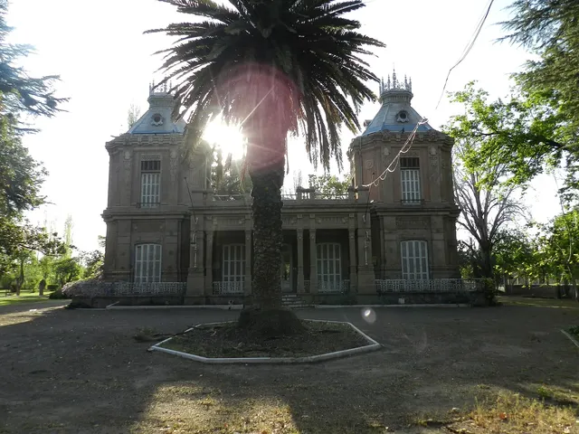 Mendoza city and Maipú