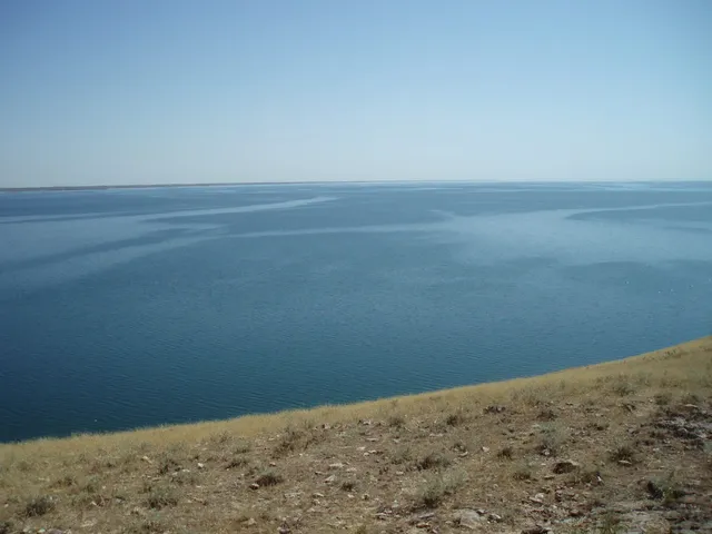 Aydarkul Lake and Sentob