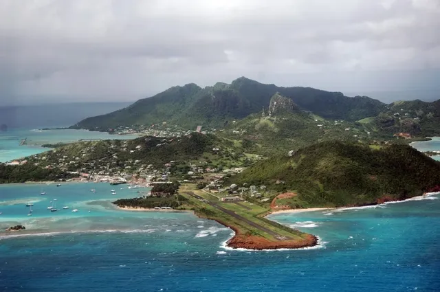 Union Island and nearby islets