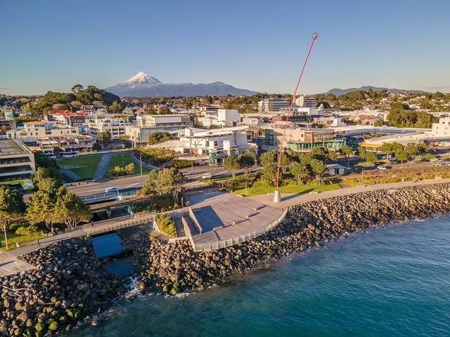 New Plymouth and Mount Taranaki