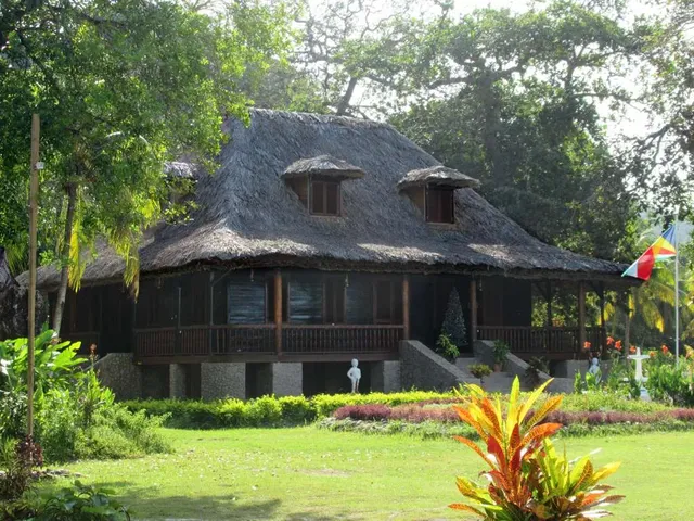 La Digue La Passe and L'Union Estate